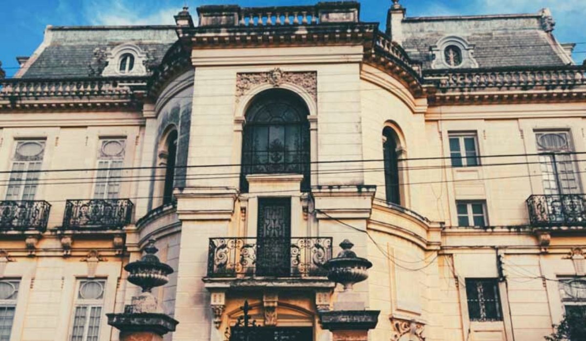 Casa Gemelas Merida Historic Building | Loco Gringo
